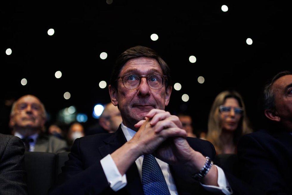 Archivo - El presidente de CaixaBank, José Ignacio Goirigolzarri, asiste a la conferencia El modelo vasco de Desarrollo Humano Sostenible, en CaixaForum (Madrid)