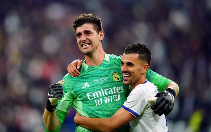 Courtois i Ceballos celebren la Champions a París