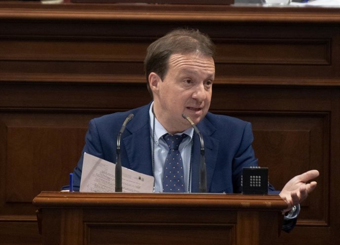 Archivo - El portavoz en materia sanitaria del Grupo Popular en el Parlamento de Canarias, Miguel Ángel Ponce