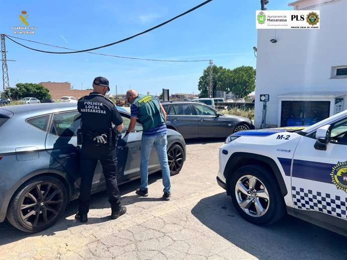 Detenido un joven por robar en un restaurante, dos viviendas y un vehículo en Massanassa y Sedaví