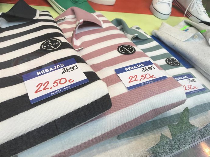 Archivo - Fotos recursos de ropa, complementos, tienda