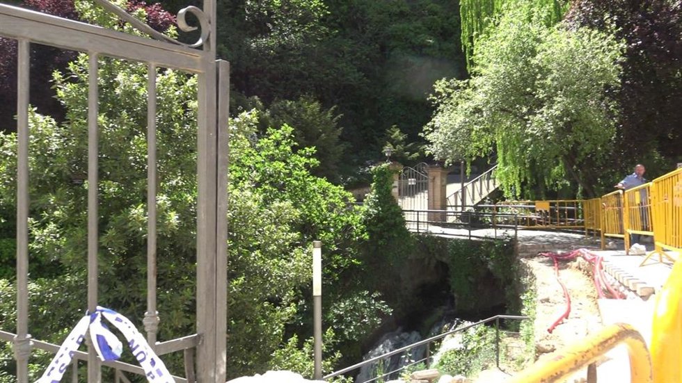 Obras en el acceso a la bóveda del río Cerezuelo.
