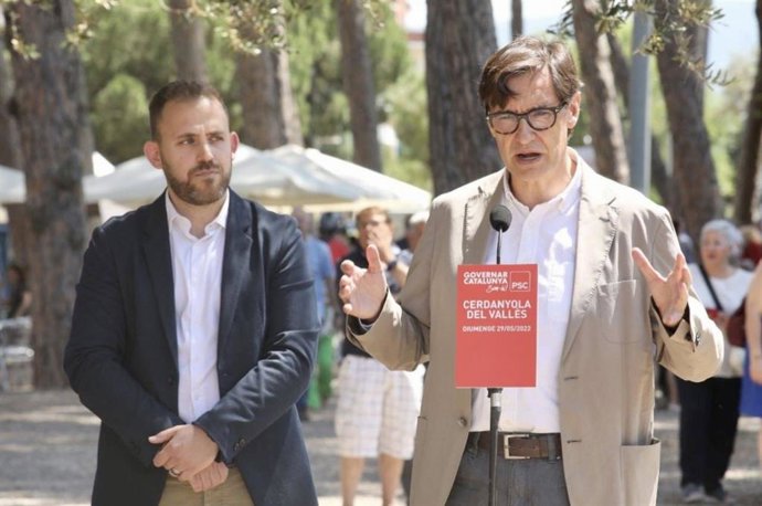 El primer secretari del PSC, Salvador Illa, durant la seva intervenció abans de la Festa de la Rosa del PSC a Cerdanyola