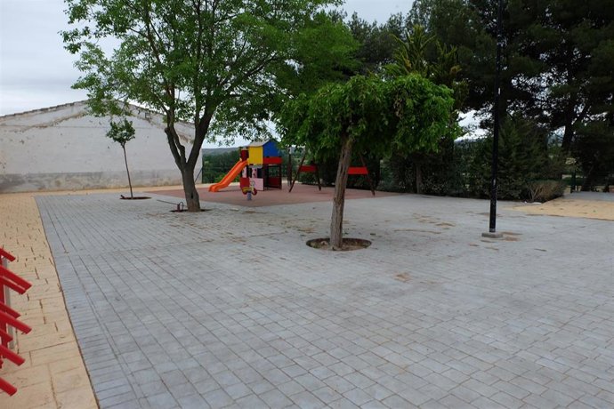 Np Nuevo Pavimento En El Parque De Tórtoles
