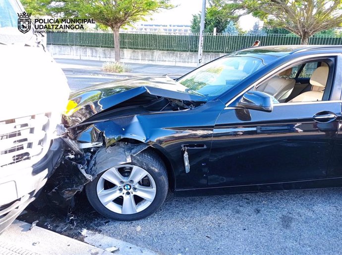 Un vehículo accidentado.