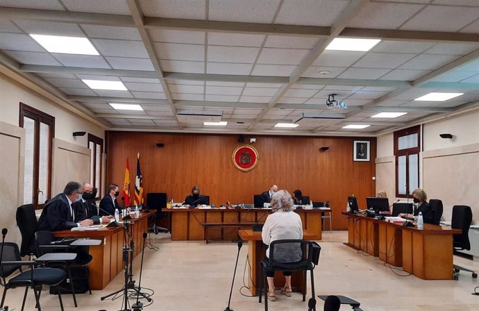 La acusada, durante el juicio en la Sección Primera de la Audiencia Provincial de Baleares.