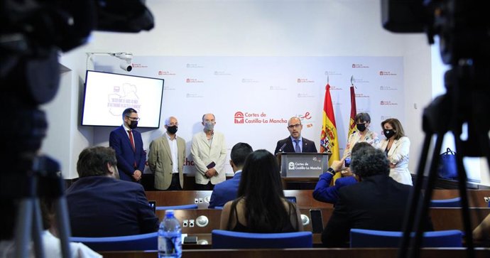 Presentación del podcast '80.000 kilómetros de radio'