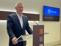 Campoy (PP) urge a bajar los impuestos en vez de "crear problemas" a los "motores" de la economía