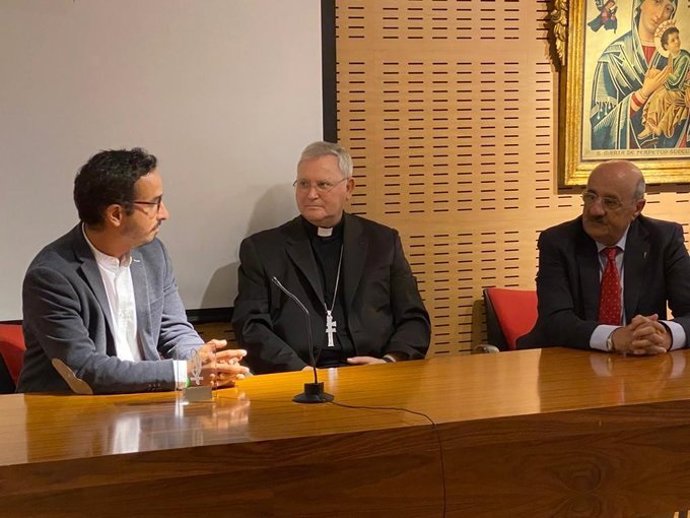 El redactor de 'El Independiente' Francisco Carrión recibe el Premio 'Lolo' de periodismo, que otorga la Unión Católica de Informadores y Periodistas de España (UCIPE)