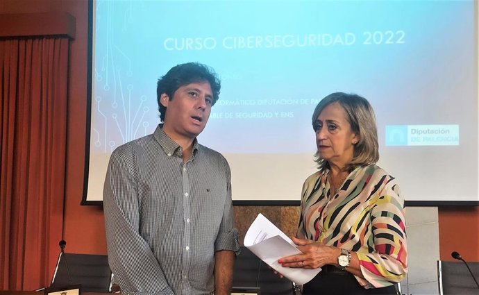 De la Fuente clausura un curso de ciberseguridad para empleados de la Diputación de Palencia.