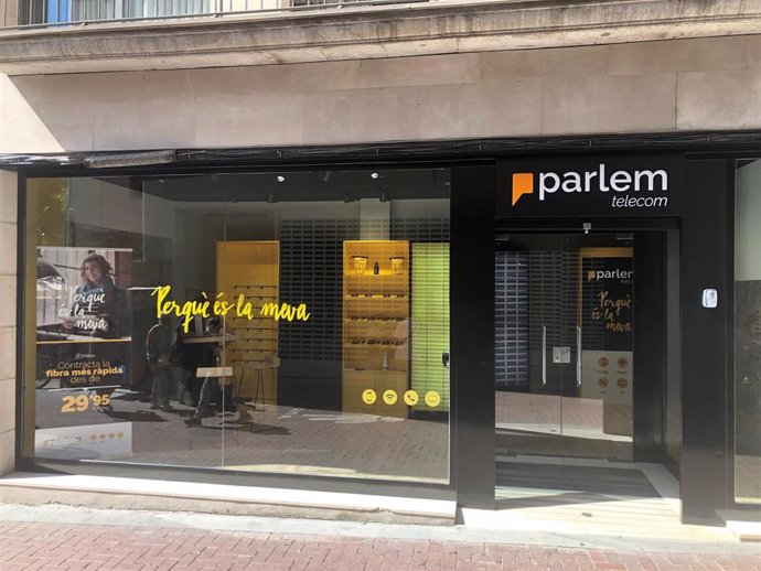 Archivo - Tienda de Parlem Telecom en Terrassa (Barcelona)