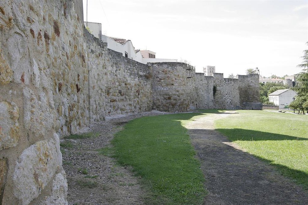 Archivo - Vista de las murallas de Zamora