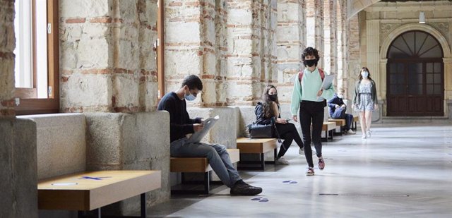 Archivo - Claustro de la IE University.