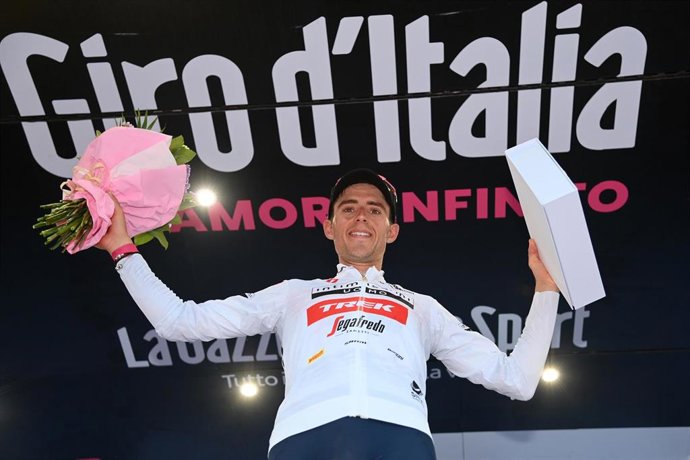 El ciclista lebrijano Juan Pedro López, con la 'maglia bianca' del Giro italiano.