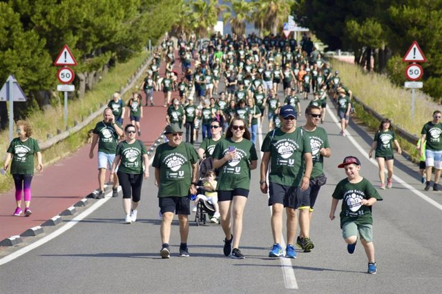 Los corredores de la 15 Caminata Solidaria de Viladecans