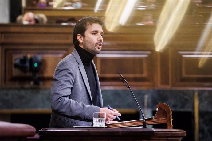 Archivo - El coordinador autonómico de Podemos en la Región de Murcia, Javier Sánchez Serna, interviene en una sesión plenaria en el Congreso de los Diputados, a 24 de noviembre de 2021, en Madrid, (España). 