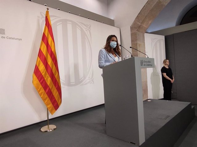 La portavoz del Govern, Patrícia Plaja, en rueda de prensa posterior al Consell Executiu en el que el Govern ha aprobado el decreto ley sobre el catalán.