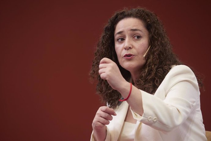 La candidata de Por Andalucía a la presidencia de la Junta de Andalucía, Inmaculada Nieto, durante el encuentro informativo Andalucía Vota Ciclo electoral en la Fundación Cajasol, a 18 de mayo de 2022 en Sevilla (Andalucía, España) (Foto de archivo).