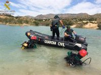 La Guardia Civil rescata el cuerpo sin vida del joven desaparecido en un embalse en Crevillent