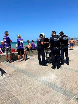 Dispositivo de la Policía Local en Playa de Palma.