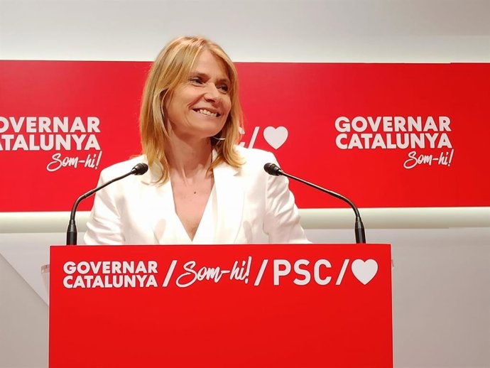 La vice-primera secretria del PSC, Llusa Moret, en la roda de premsa