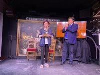 El alcalde entrega a Perlita de Huelva el primer Premio 'Paco Toronjo a Leyendas del Flamenco'