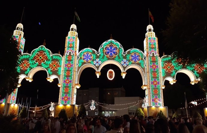 Imagen de archivo de la portada de la Feria de Alcalá de Guadaíra.