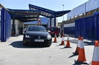 Unos 230 transfronterizos podrán acceder desde medianoche a Ceuta y Melilla, un 5% de los que pasaban antes del Covid