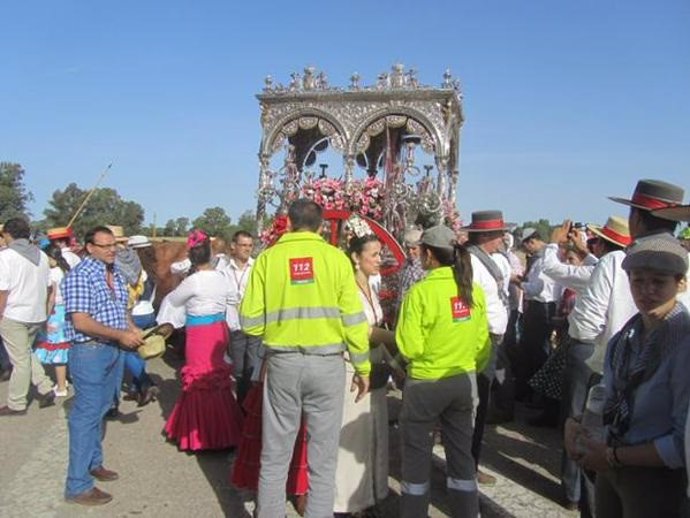 Archivo - Carreta de una de las hermandades filiales en su peregrinación al Rocío, en una imagen de archivo.