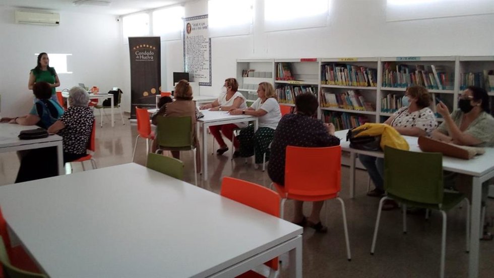 Taller de 'En Igualdad, contar cuentos cuenta" en Bonares (Huelva).