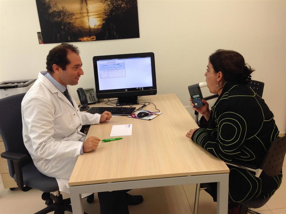 Archivo - Sevilla.- QuirónSalud organiza este viernes una 'Escuela de Pacientes' en el Día Mundial sin Tabaco