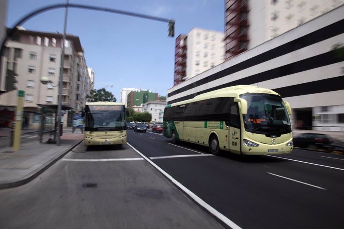 Archivo - Autobuses del Consorcio de Transportes Bahía de Cádiz