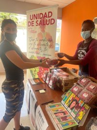 La Universidad de Huelva se suma al Día Mundial Sin Tabaco cambiando cigarrillos por frutos rojos