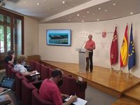 La biomasa retirada por el Gobierno regional en el Mar Menor asciende a más de 5.900 toneladas en lo que va de año