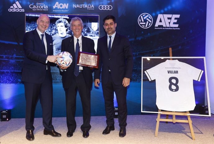 Angel Marí Villar junto a Gianni Infantino y David Aganzo