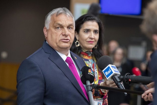 30 May 2022, Belgium, Brussels: Hungarian Prime Minister Viktor Orban speaks to media upon his arrival to attend a special meeting of the European Council at the European Union headquarters. Photo: Nicolas Maeterlinck/BELGA/dpa