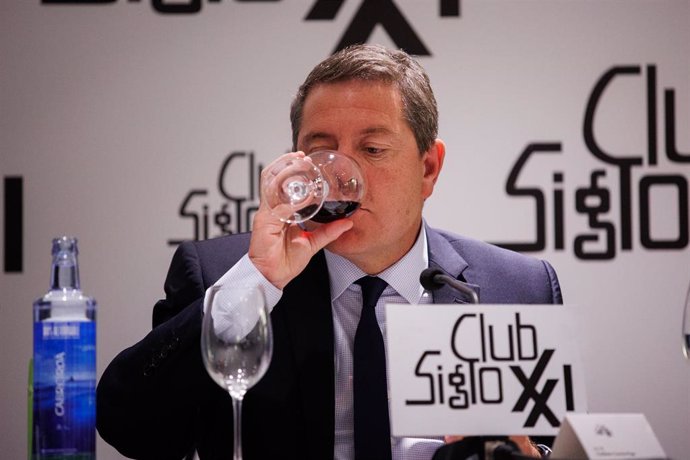 García-Page participa en un coloquio del Club Siglo XXI