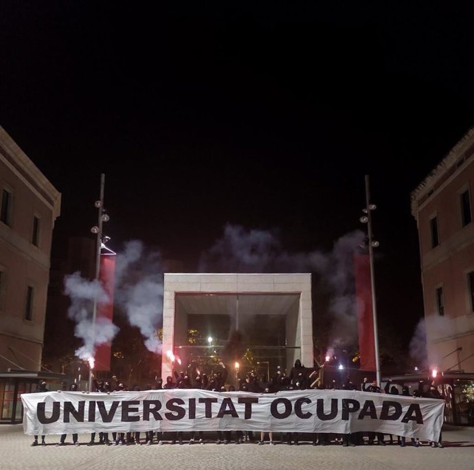 Estudiantes protestan en el Campus de Ciutadella de la Universitat Pompeu Fabra (UPF)