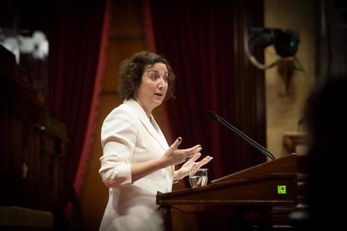 Archivo - La portavoz de PSC-Units en el Parlament, Alícia Romero, en una imagen de archivo en el pleno. 