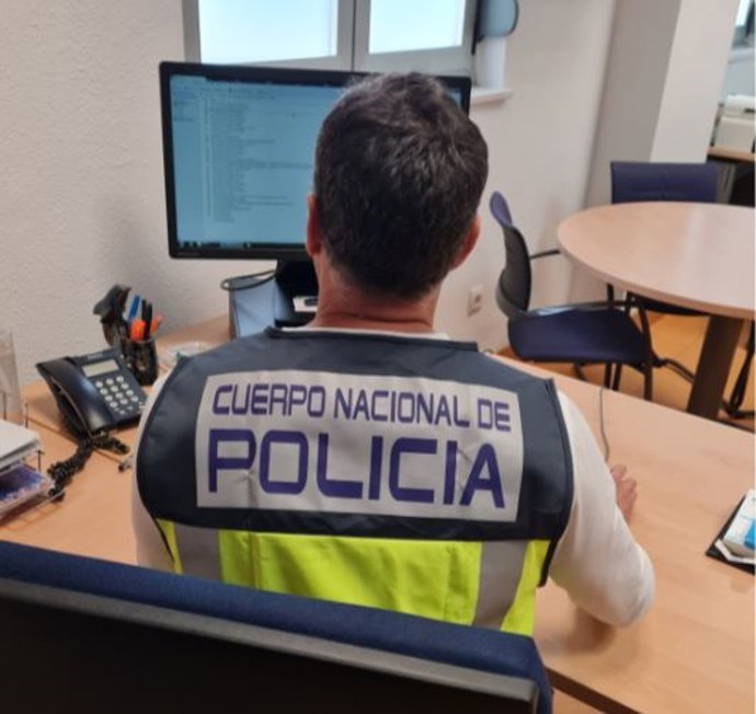 Agente de la Policía Nacional en una imagen de recurso