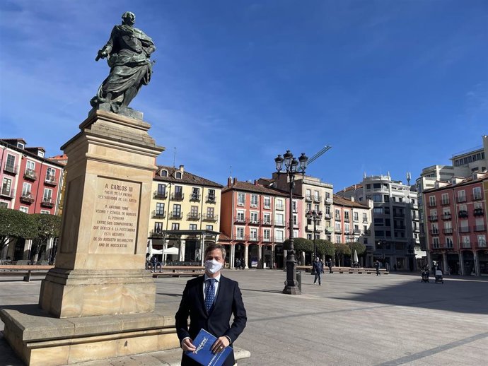 El concejal del Grupo Municipal Popular del Ayuntamiento de Burgos, César Barriada.