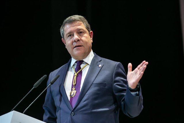 El presidente de Castilla-La Mancha, Emiliano García-Page, preside el acto institucional celebrado con motivo del Día de la Región en Puertollano