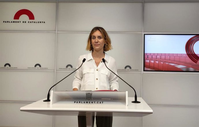 La líder de los comuns en el Parlament, Jéssica Albiach, en rueda de prensa