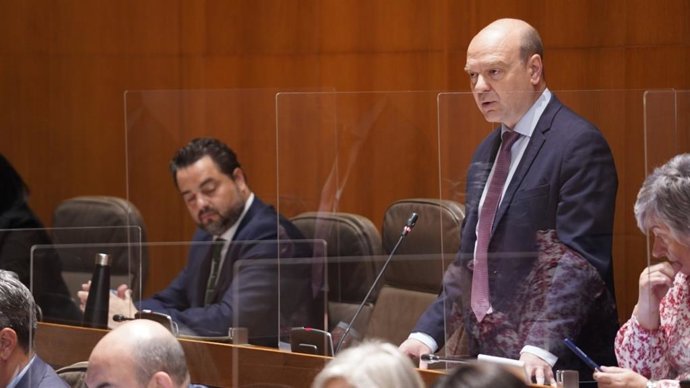 El portavoz de VOX en las Cortes de Aragón, Santiago Morón.