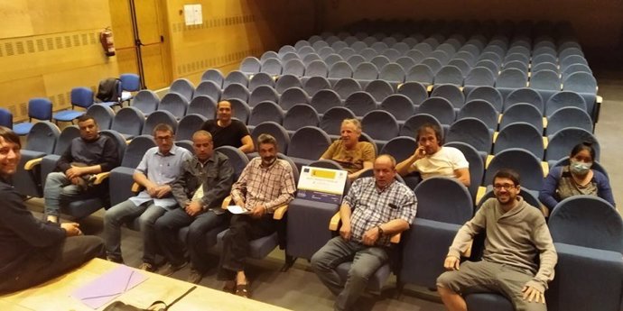 Reunion en el Teatro-Cine Calderán de Almazán.