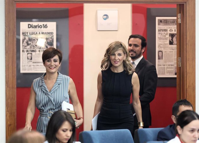 (I-D) La ministra Portavoz, Isabel Rodríguez; la vicepresidenta segunda y ministra de Trabajo y Economía Social, Yolanda Díaz y el ministro de Consumo, Alberto Garzón