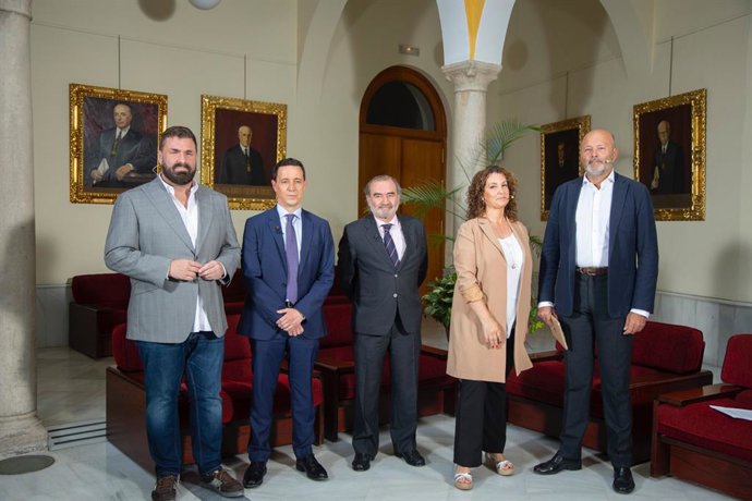 Ndp Foro Enfoques Sobre 'La Influencia En Internet: ¿Cómo Regularla?'