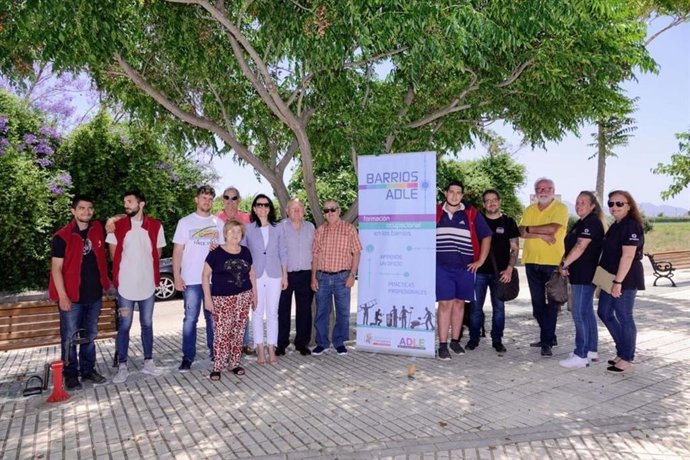 Entrega de diplomas del programa Barrios ADLE de Miranda y Santa Ana