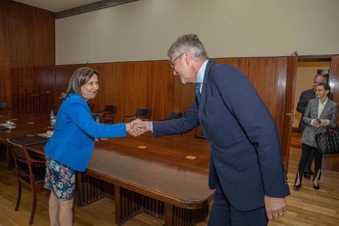 La ministra de Defensa, Margarita Robles, recibe a Jean-Pierre Lacroix, Secretario General Adjunto de Operaciones de Paz de Naciones Unidas