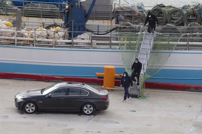 Archivo - Los tres supervivientes del pesquero con base en Marín (Pontevedra) 'Villa de Pitanxo' hundido a su llegada a Terranova (Canadá).